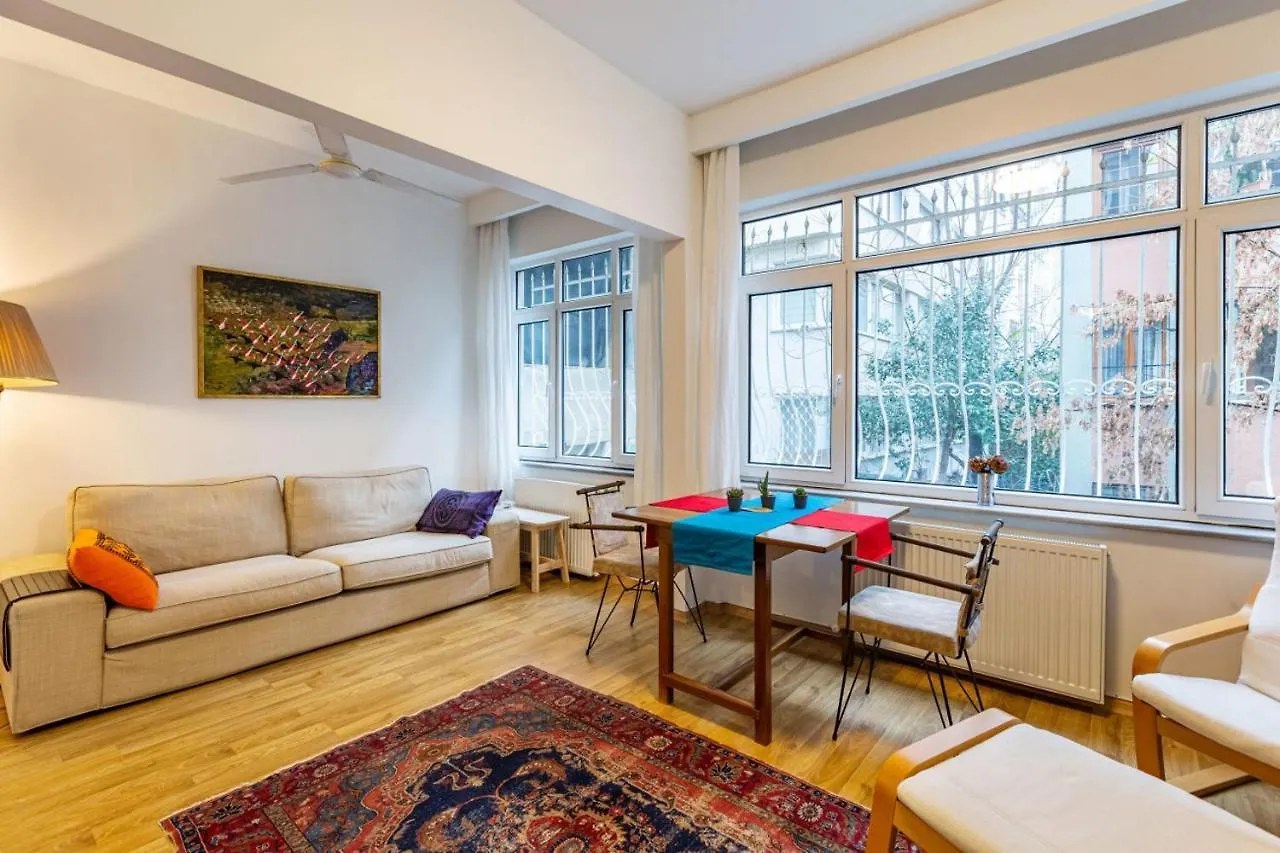 아파트 Vibrant Flat In Cihangir With Central Location 이스탄불 터키